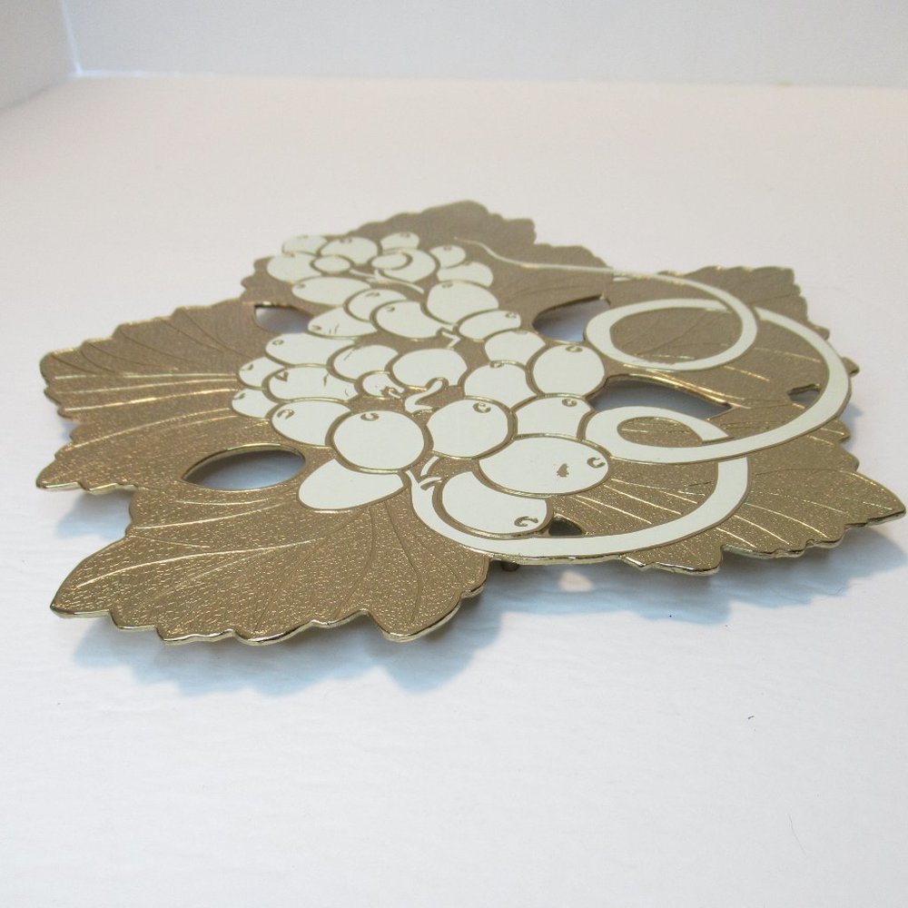 Large trivet - Picture 3 of 11